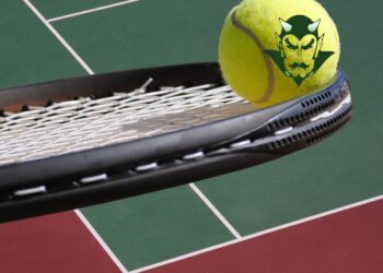 GHS Tennis Faces Off With University High