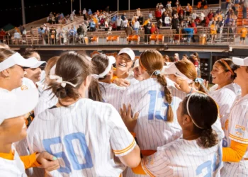 Pickens Makes History as #7 Lady Vols Top #14 Arkansas, 3-2