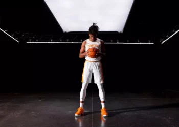 Hoops Central: #6 [2] Tennessee vs. #18 [3] Kentucky