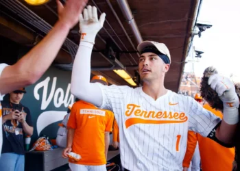 #1 Vols Soar Past Golden Eagles, 7-1
