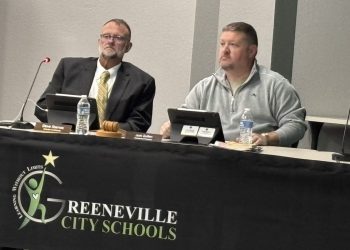 Quillen Chairs His First City School Board Meeting