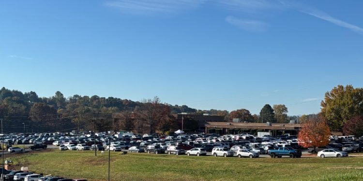 54th Annual Greeneville Woman’s Club Holiday Bazaar Off To A Busy Start