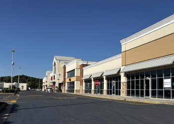 For the first time in memory since the new Ingles opened ten years ago, one of the adjoining stores will be utilized as Eggs Up Grill takes on the location on the far right.