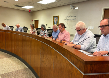 Planning Commission Members (L-R) Dr. Matt Hensley, Dallas Blair III, Paige Mengel, Anita Ricker, Ben Brooks, Trey Ricker, Courtney Hutcherson, Mayor Cal Doty